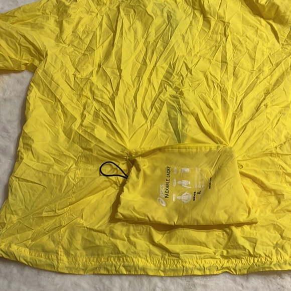 Asics packable rain jacket **SOLD** - Picture 7 of 13